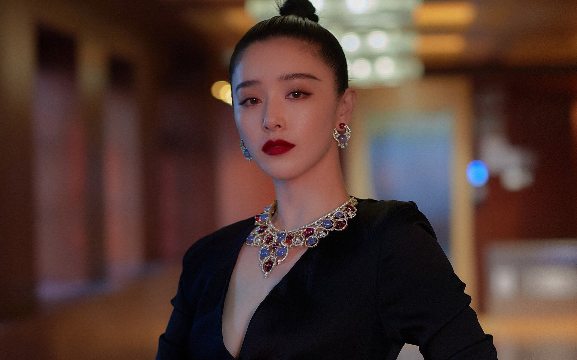 鹈鹕赛后发布海报纪念关键胜利瞬间,鹈鹕 战绩